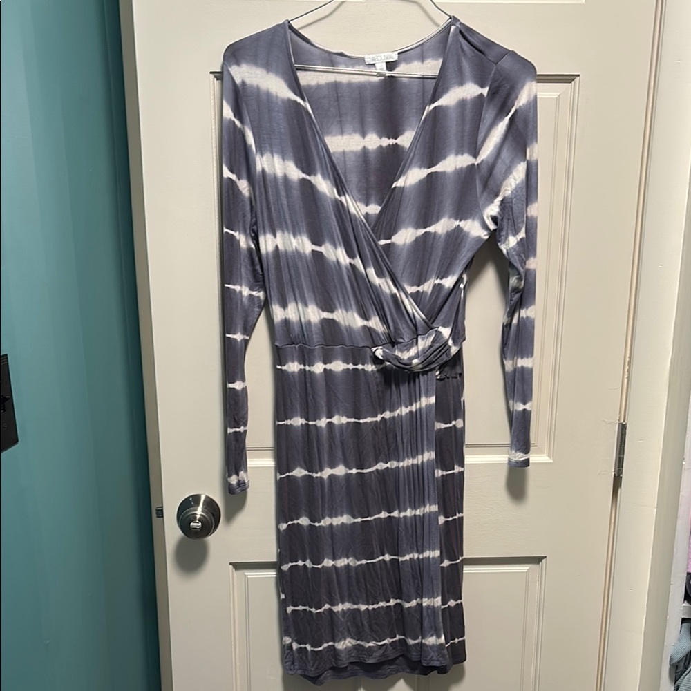 Elegant Gray Tie-Dye Dress